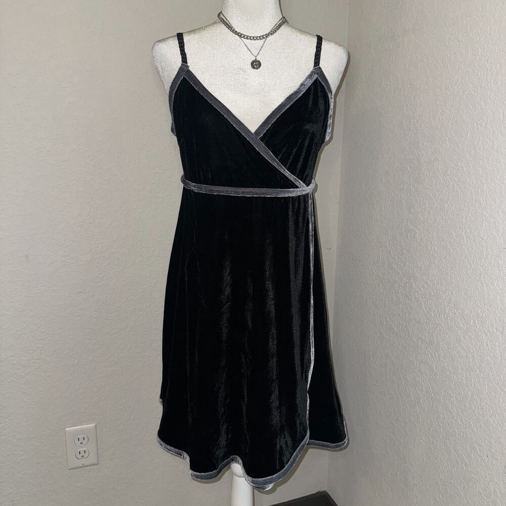 POL‎ Velvet Wrap Dress Womens Medium Black Sleeveless Adjustable Spaghetti Strap